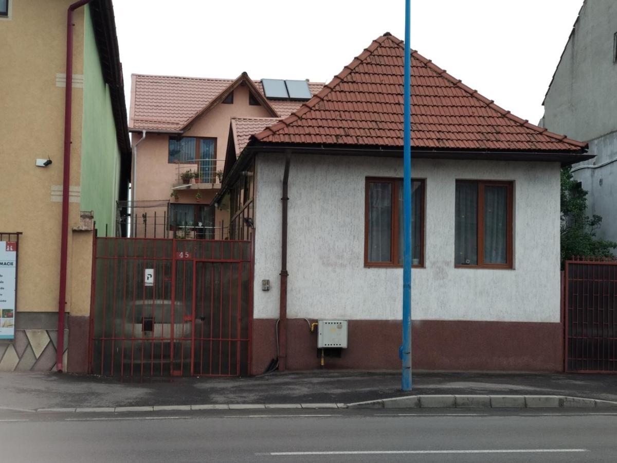 Casa Charlot Apartment Brasov Bagian luar foto